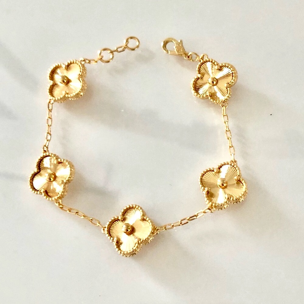 Gold 5 Quatrefoil Clover Motif Bracelet - Picture 9 of 11
